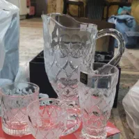 پارچ و لیوان.استکان چای. نیم لیوان
