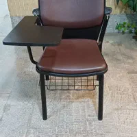 صندلی دانشجویی