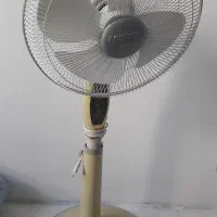 پنکه ایستاده آریستن