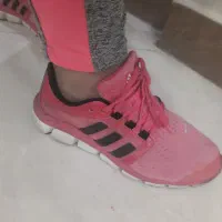 کتونی/کتانی ادیداس اورجینال زنانه سایز۳۸/خارجی