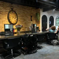 اجاره-صندلی-رنگ-و-لایت