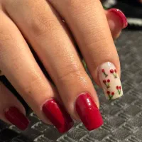 سالن کاشت ناخن /ترمیم/لمینیت /ژلیش