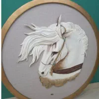 تابلو اسب بسیار زیبا قطر یک متر ۲۵ سانت