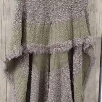 تعدادی پالتو وبافت زنانه|لباس|شاهینشهر, شهرک گلدیس|دیوار