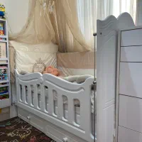 تخت کودک و تشک، لحاف و گارد دور ،تاج ، کاور تشک