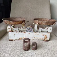 ترازوی قدیمی کهنه