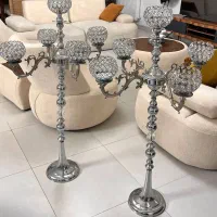 شمعدان کنار سالنی