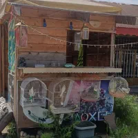 کلبه لبه خیابونی