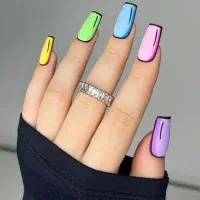 کاشت ناخن باطراحی خاص وبهترین متریال و طرح رایگان