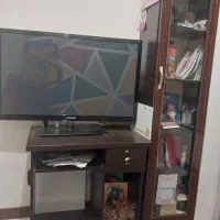 میز تحریر وکتابخانه