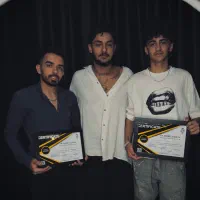 آموزشگاه آرایشگری|خدمات آموزشی|اندیشه, اندیشه فاز ۱|دیوار