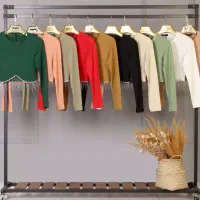 همکار فروشنده خانم