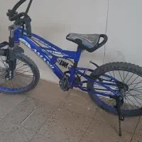 دوعدد دوچرخه شانزده یک دوچرخه بیست