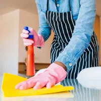 نظافتچی خانوم برای منزل