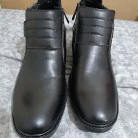 کفش|کیف، کفش، کمربند|قم, بنیاد|دیوار