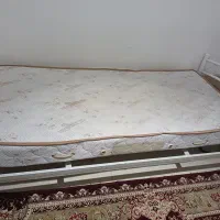 تختخواب و تشک|تشک تختخواب|میانه, |دیوار