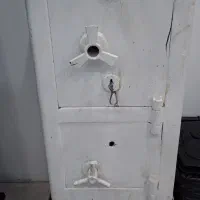 گاو صندوق فلزی