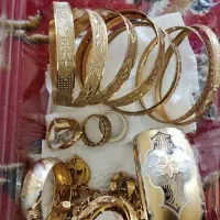 طلا وجواهرات