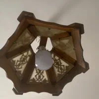 دو عدد لوستر چوبی و یک چوب لباسی|لوستر و چراغ آویز|اصفهان, جلفا|دیوار