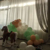 یک ریسه بادکنک|ریسه و چراغ تزئینی|اصفهان, شهرک امام خمینی|دیوار