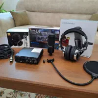 لوازم استودیو ، میکروفون کارت صدا هدفون