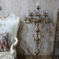 دو عدد لوستر ایستاده کنارسالنی ۱۳شعله برنز