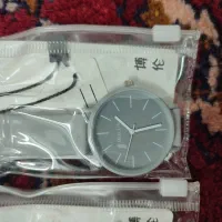 چهارتا ساعت بولون|ساعت|تهران, مینای شمالی (مخبر)|دیوار