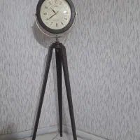 ساعت ایستاده