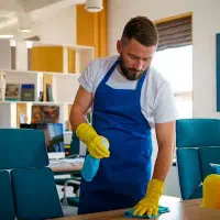 استخدام همکار خدمات و تشریفات