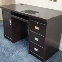 میز کامپیوتر  همراه با صندلی گردان