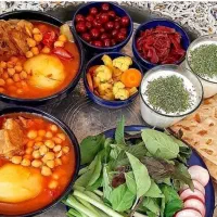 آشپز غذای سنتی و نیرویه آشپزخانه