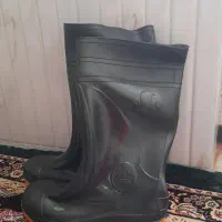 چکمه ایمنی|کیف، کفش، کمربند|شیراز, دست خضر|دیوار