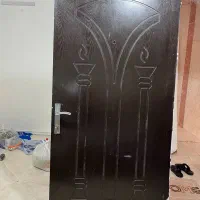 در ورودی آپارتمان