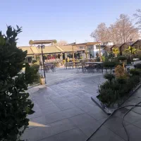 کمک قلیان زن