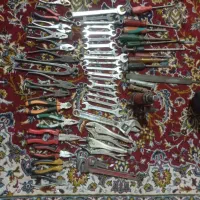 تعدادی آچار فرانسه قفلی آچار کوچک بزرگ جک روغن