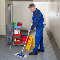 استخدام نیروی خدماتی با سابقه کار