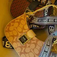 کیف دوشی|کیف، کفش، کمربند|قم, بکایی|دیوار