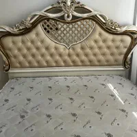 تخت دو نفره به همراه تشک و روی تختی نو همه 25تومن