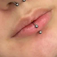 پیرسینگ .کاشت نگین