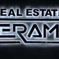 رهن کامل اقبال ۱۳۰‌متر