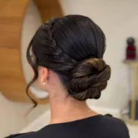 سالن زیبایی(خدمات به صورت سیار هم انجام میشود)