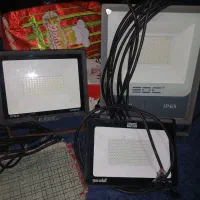 ۲عدد پروژکتور سالم