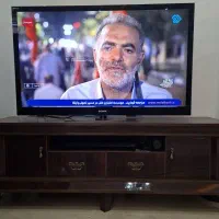 تلویزیون سونی همراه با میزتلویزیون