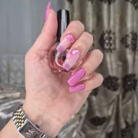 آموزش و کاشت ناخن