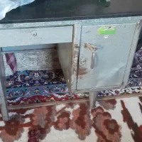 میز تحریر قفل دار سالم