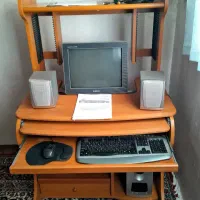 میز کامپیوتر و...