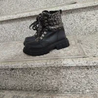 کفش|کفش و لباس بچه|نقده, |دیوار