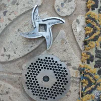 تیغه وپنجره چرخ گوشت