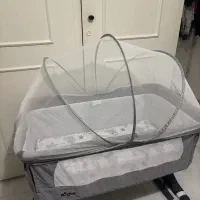 تخت کنار مادر زویه