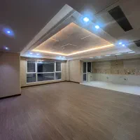 فروش ۱۳۰مترسه خوابه سندتکبرگ کم واحد دوبالکن